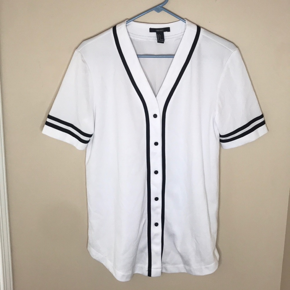 Baseball tee